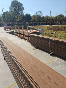Dalles de terrasse en WPC imperméables au design asiatique lisse - Résistantes aux UV, dalles de terrasse extérieures à emboîtement avec garantie de 5 ans - Product Image 3