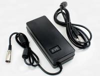 Chargeur de batterie haute puissance XVE 16,8 V 10 A pour packs de batteries 4S CE FCC ROHS, fourniture directe d'usine XVE-1680100