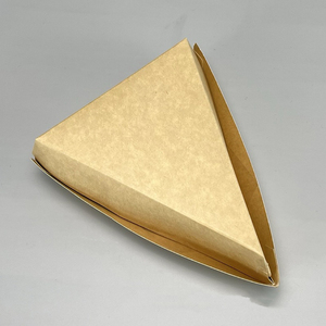 Caja de <span class=keywords><strong>pizza</strong></span> triangular con tapa de papel Kraft personalizada Caja de pastel personalizada con ventana para embalaje de alimentos para exhibición de <span class=keywords><strong>pizza</strong></span> y pastel en cubitos - Product Image 4
