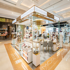 Puesto de exhibición para cosméticos, tienda libre de impuestos, en centro comercial - Product Image 1