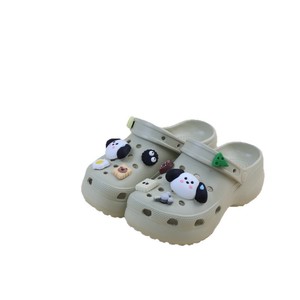 Zuecos Blancos con Diseño de Perro de Dibujos Animados para Mujer, Tacón de 3 cm, Suela Suave, Zapatos Cómodos para la Playa, Estilo Crocs para las Cuatro Estaciones - Product Image 3