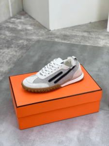Mixed Suede Upper Ventilated Surface Wear Enduring Ventilated Men's Neutral Streamlined Sneakers Premium Airflow Structure - Product Image 2