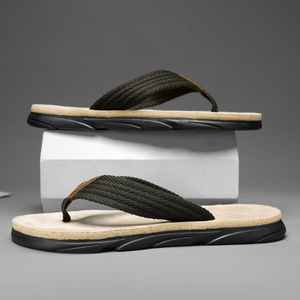 Tongs à semelle épaisse pour hommes, antidérapantes, sandales de plage d'extérieur, style estival tendance, semelle injectée, pour jeunes de 18 à 40 ans - Product Image 2