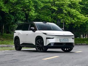 Toyota BZ3X 2026 SUV Compatto Completamente Elettrico 5 Porte/5 Posti (Versione a Lunga Autonomia / Guida a Sinistra Sedili in Pelle Tetto Panoramico Litio-Ferro) - Product Image 1
