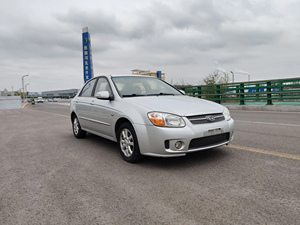 Kia Cerato Sedan 2014 Usata in Ottime Condizioni, Cambio Manuale, Interni in Pelle Scura, Trazione Anteriore, Pneumatici R15, Guida a Sinistra - Product Image 2