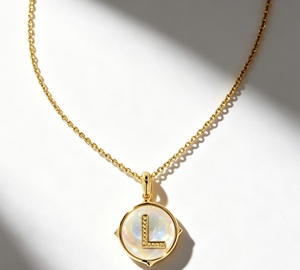Pendentif <span class=keywords><strong>Mylove</strong></span> pour femme, design unique et tendance, en laiton plaqué or 18 carats, avec cristal naturel en forme de lettre, étanche, de luxe, pour soirée - Product Image 4