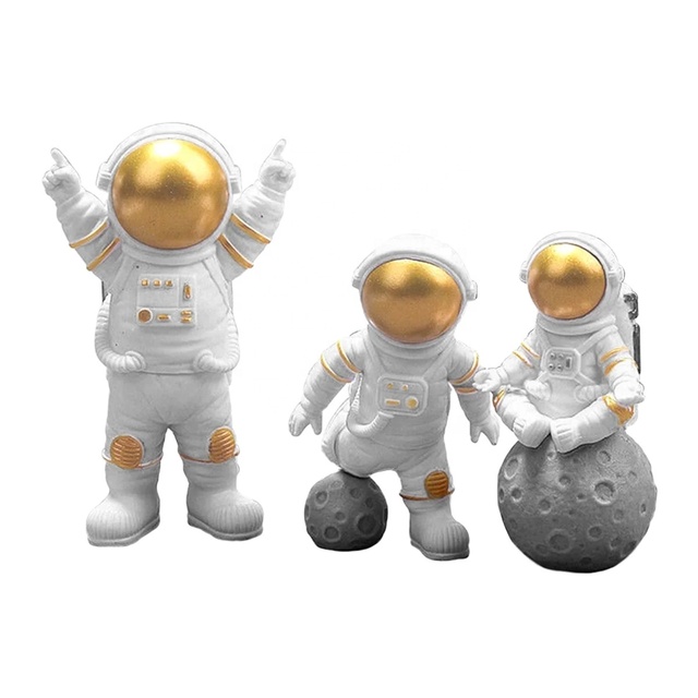 Custom Plastic Resin PVC Vinyl Toy Action Collectibles OEM Cartoon Designer Small Astronaut 3D Model 1:18 Scale Manufacturer