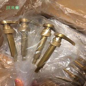 Pompa dosatrice per sciroppo da caffè in plastica dorata per alimenti, da 5-30 ml, tipo Torani, DaVinci, Monin, da 1 litro. - Product Image 6