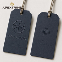 Étiquettes APEX personnalisées avec logo de marque en relief, étiquettes en papier personnalisées pour fabricants, conception OEM ODM, étiquettes pour vêtements et sacs