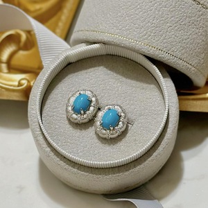 Pendientes de Plata de Ley S925 con Turquesa Ovalada Estilo Dinero Antiguo, Pendientes Largos de Lujo con Cristales Cepillados y Diamantes Tallados - Product Image 1