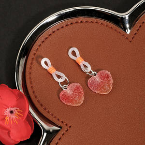 Pinzas de pecho suaves Candy Q con diseño de corazón mate, juguetes de coqueteo SM para mujeres, juegos para parejas adultas - Product Image 2