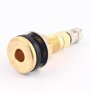 صمام إطار صلب TR618A من مصنع EW مباشرة للجرارات الزراعية، مناسب للاستخدام العام، مصنوع من المطاط والنحاس، بلون ذهبي - Product Image 3