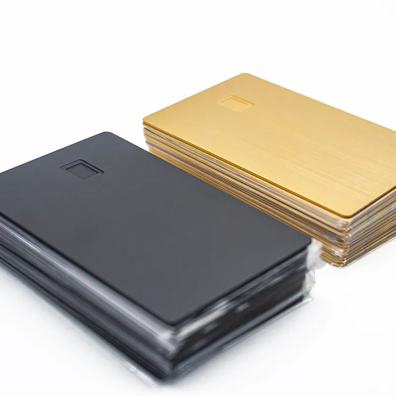 China Fabrik matte schwarze edelstahl-Kreditkarte einfarbig magnetischer Streifen NFC-Chip RIFD Bank-Metallkarte