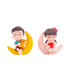 โมเดลคู่รักเด็กชายเด็กหญิง วัสดุ PVC ตัวการ์ตูนตกแต่งโต๊ะทำงาน ตกแต่งห้องนอน ของตกแต่งวันวาเลนไทน์ - Product Image 1