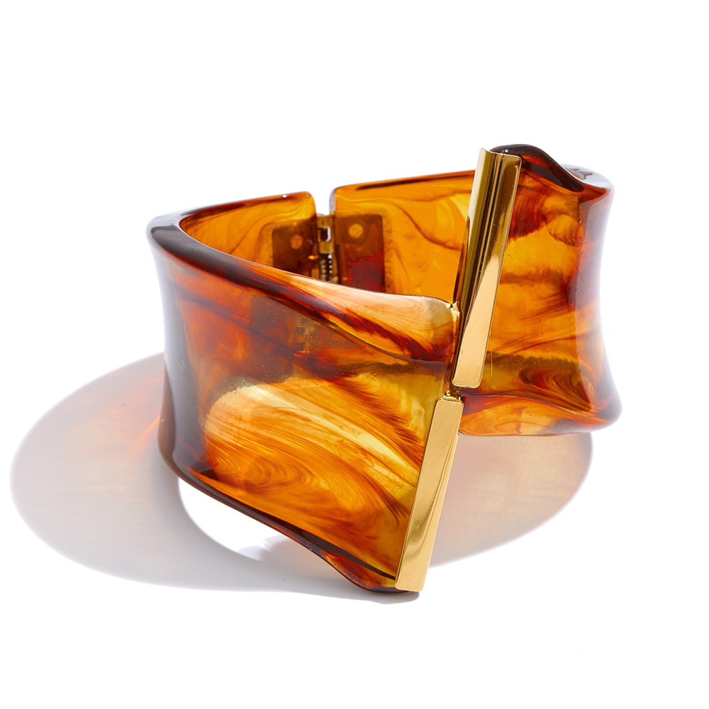 YH6877A Amber
