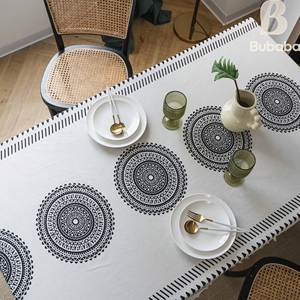 Nappes rectangulaires en coton/lin imprimé géométrique de style américain avec pompons, pour tables basses et usage domestique – Vente en gros Bubaba - Product Image 4