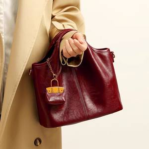 Bolso Tote Rojo Brillante de Lujo para Mujer, Gran Capacidad, Bolso Bandolera para Bodas - Product Image 4