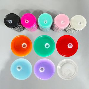 Couvercles de remplacement colorés en plastique avec trou pour paille, couvercles colorés pour verres à double paroi de 12 oz et 15 oz type globe à neige - Product Image 1