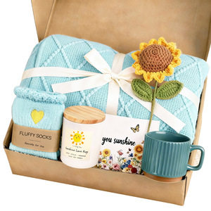 Nouvel ensemble cadeau de tasse à eau violette et de bougie aromatique pour femmes, idéal pour les senteurs de bain de Noël et les idées de cadeaux de mariage - Product Image 6