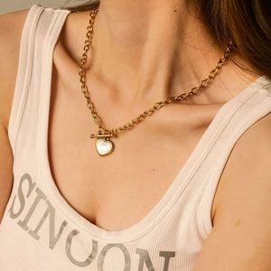 Collar de Acero Inoxidable para Mujer, Popular, Chapado en Oro de 21K, Nuevo, con Colgante en Forma de Corazón de Fritillaria Blanca - Product Image 4