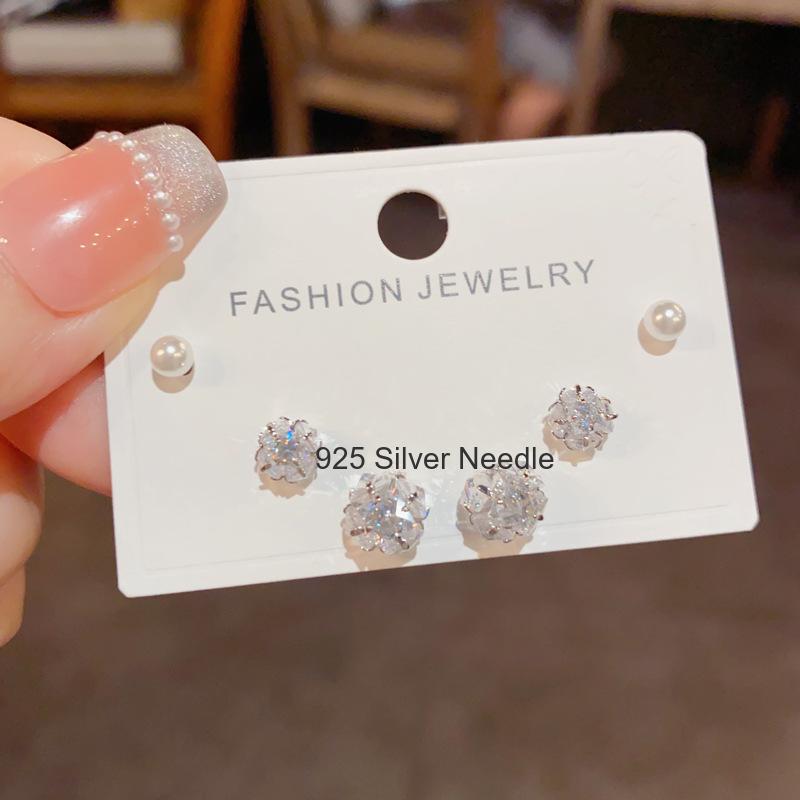 20# Boucles d'oreilles serties de billes argent-zircone (plaqué or véritable épais)