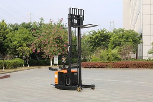 Apilador de Almacén Tipo Plataforma con Capacidad de 1500 kg y Altura de Elevación de 3 m a 7,5 m - Product Image 1