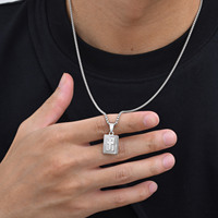 Collier Pendentif Croix de Jésus Carré Géométrique en Acier Inoxydable Religieux pour Hommes - Bijoux Masculins Tendance