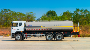 Camion pulvérisateur d'eau 6x4 Dongfeng à double essieu arrière, personnalisable en Chine, pour l'arrosage des routes et l'assainissement urbain - Product Image 6