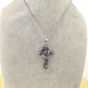 Pendentif en acier inoxydable en forme <span class=keywords><strong>de</strong></span> <span class=keywords><strong>serpent</strong></span> enroulé, <span class=keywords><strong>squelette</strong></span> <span class=keywords><strong>de</strong></span> dragon imposant, sonore et tendance, directement <span class=keywords><strong>de</strong></span> l'usine - Product Image 3