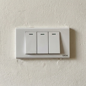 Interrupteur mural classique blanc 3 gangs 1 voie, interrupteur à bouton-poussoir pour éclairage électrique, pour usage domestique et commercial - Product Image 6