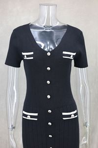 Vestido Maxi Elegante de Punto con Cuello Vuelto y Manga Corta para Mujer, Ajuste Delgado, con Botones y Detalle Acanalado, Modelo H-1056 - Product Image 6