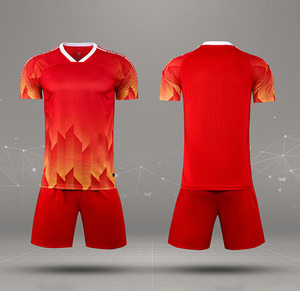 ชุดเสื้อฟุตบอลสำหรับฝึกซ้อมฤดูร้อนปี 2025 สำหรับผู้ใหญ่ เนื้อผ้านุ่มระบายอากาศได้ดี แห้งเร็ว พิมพ์ลายแบบรีดร้อนสำหรับทีม - Product Image 3