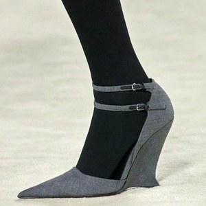 Sandales sexy à bout pointu et double bride cheville pour femme, en cuir verni imprimé léopard, talons compensés hauts, escarpins d'été - Product Image 4