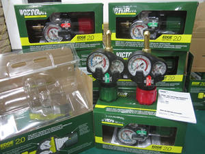 <span class=keywords><strong>VICTOR</strong></span> ESS42 YENİ NESİL YÜKSEK KAPASİTELİ BASINÇLI OKSİJEN TEK KADEHİRLİ REGÜLATÖR 150PSI ESS42-150-992 - Product Image 1