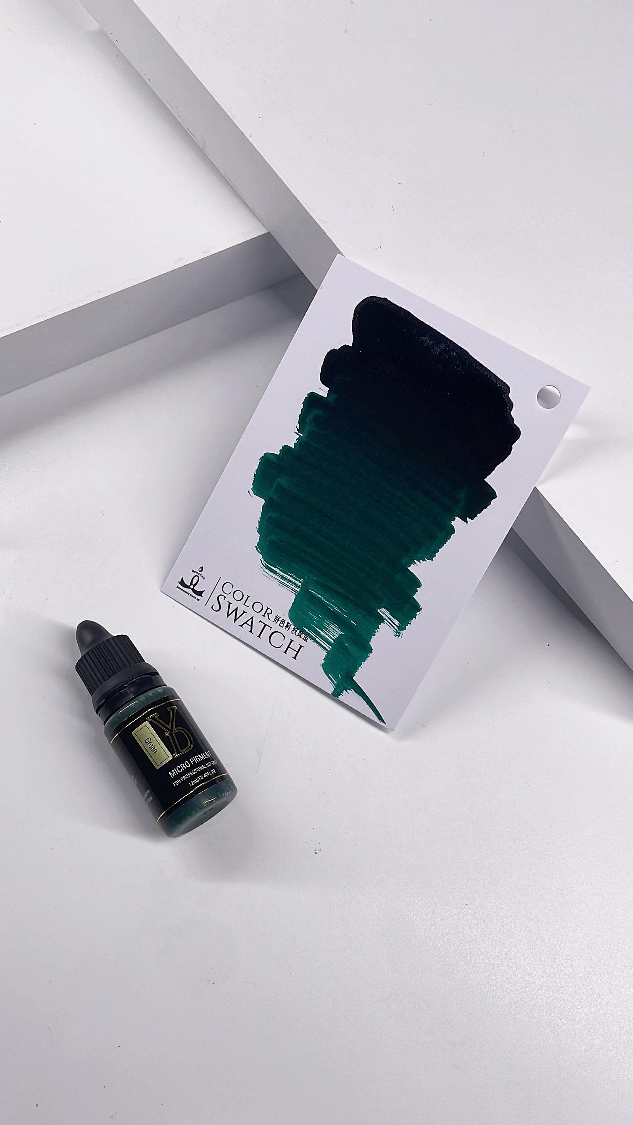 สีเขียว