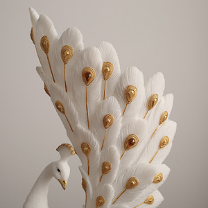 Jarrón Decorativo con Diseño de Pavo Real y Detalles en Dorado, Adorno Moderno para la Sala de Estar - Product Image 4