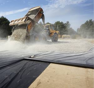 Géotextile non tissé en polyester à fibres courtes aiguilleté, offrant une excellente filtration, drainage et stabilisation des sols - Product Image 5