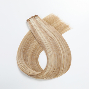 Estensioni di Capelli Veri Umani 18/613 <span class=keywords><strong>Biondo</strong></span> <span class=keywords><strong>Scuro</strong></span> con Riflessi Biondi Chiaro, Lisci e Setosi, Remy, 22 Pollici, da Cucire - Product Image 2