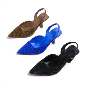 รองเท้าส้นสูงแบบส้นเข็มหัวปิด ดีไซน์โซ่เก๋ไก๋ แฟชั่นใหม่ล่าสุด ไซส์ใหญ่พิเศษ ไซส์ 43 สำหรับฤดูร้อน - Product Image 4