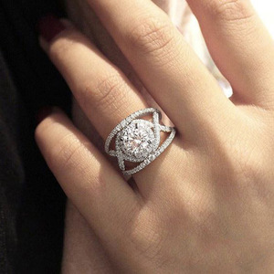 Anello a strati incrociati rotondo da donna, chic e alla moda, con micro pavé di zirconi, gioiello di tendenza, idea regalo - Product Image 3