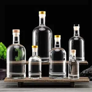 500ml 750ml Nordic Vacío Ron Whisky Vodka Spirit Botella de licor de vidrio con corcho para Gin Whisky 200ml 375ml 1L