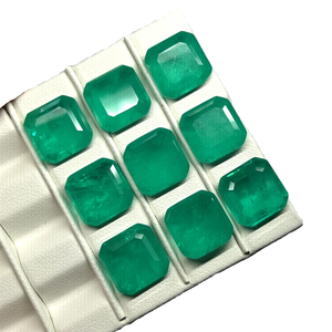 Gemma Sintetica di Cristallo Color Smeraldo, Pietra Verde Taglio Ottagonale per Gioielleria - Product Image 1