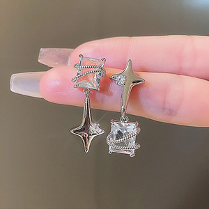 Orecchini a stella quadrata per donna, stile cubetto di ghiaccio con stella a quattro punte simmetrica, gioielli alla moda per le orecchie - Product Image 2