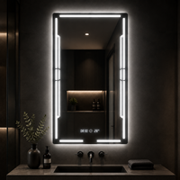 Miroir LED intelligent pour hôtel, mural avec détecteur de mouvement commercial, anti-buée, tactile et à intensité variable, affichage de l'heure, IP44 ETL CE OEM