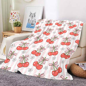 Couverture décorative douce et moelleuse pour la maison, motif cerises et fraises, style coquette, idéale comme cadeau pour fille - Product Image 4