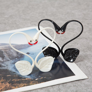 Heart Swan Cake Toppers Black And White Plastic Reusable Valentine's Day Wedding Decoration - Product Image 4