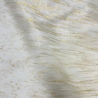Peluche en fausse fourrure de renard blanche avec accessoires de vêtement en tissu Lurex