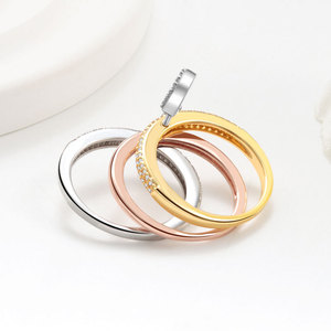 Anillo Unisex Ajustable, Regalo para Él y Ella, Broche Desmontable, Cobre con Microincrustaciones de Circonio, Moderno y Personalizado - Product Image 4