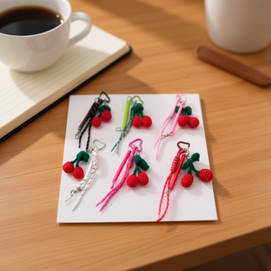 Llavero con diseño de cereza Llavoro, artesanía en hilo, aleación de zinc, forma de fruta adorable para llaves - Product Image 2