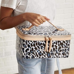 Estuches cosméticos radiantes atractivos polimáticos Leopardesstrain Estuches cosméticos abundantes profundos lujosos para dama de honor - Product Image 4